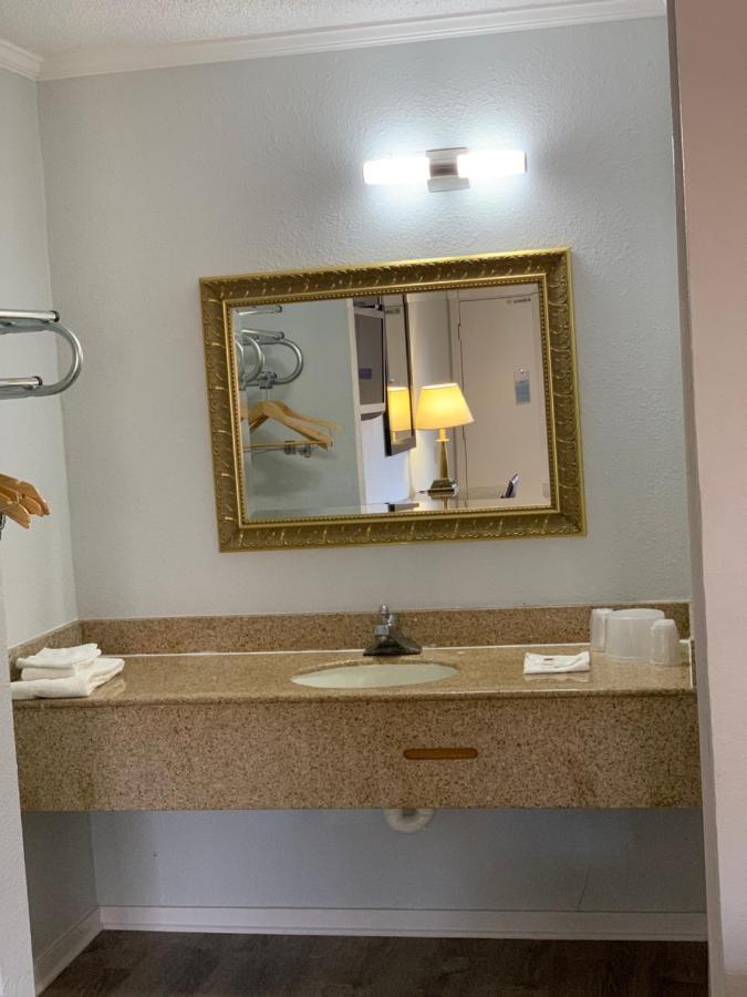 Motel 6 Newport News, Va - Fort Eustis Esterno foto
